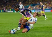 九游娱乐app下载-英国女足队员在赛场上闪光表现