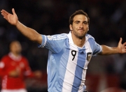 九游娱乐app下载-新星闪耀与铁血之魂，切特定义未来，马刺鏖战绿衫军