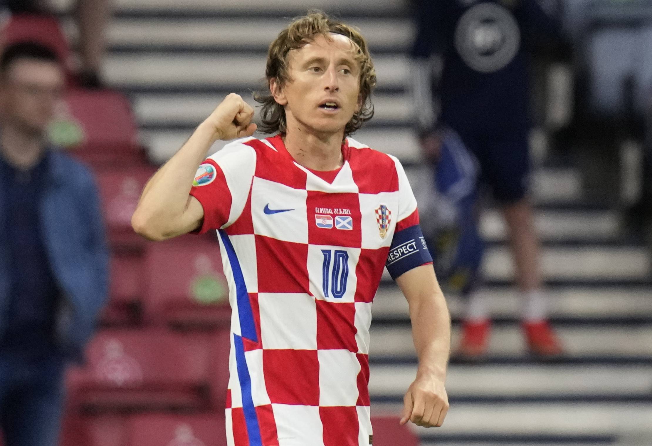 包含俄罗斯备战紧锣密鼓准备和克罗地亚赛前对决的词条