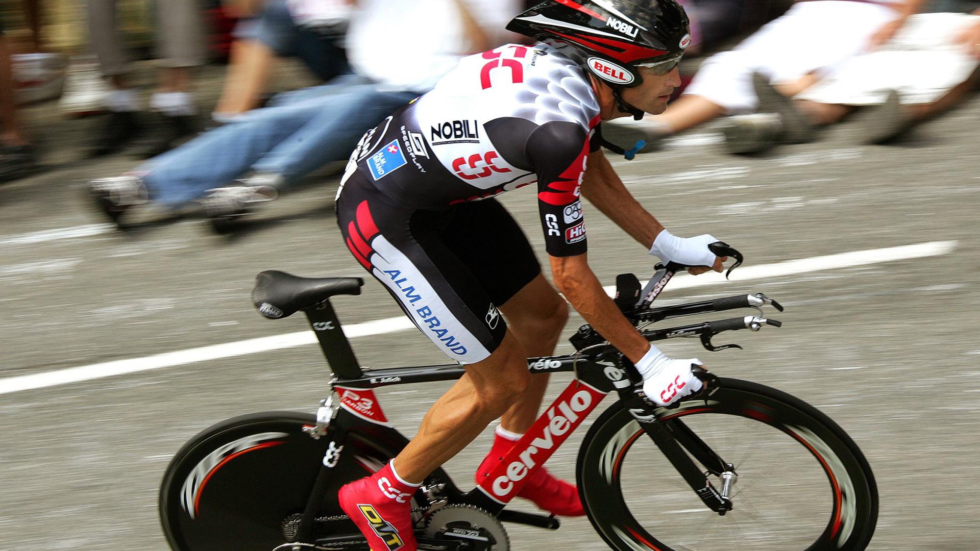 当命运交错,马里绝杀巴萨的启示与莱万在英超争冠的统治力